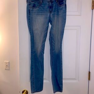 American eagle skinny jeans medium rise